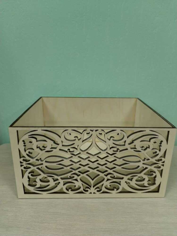 Резной деревянный ящик